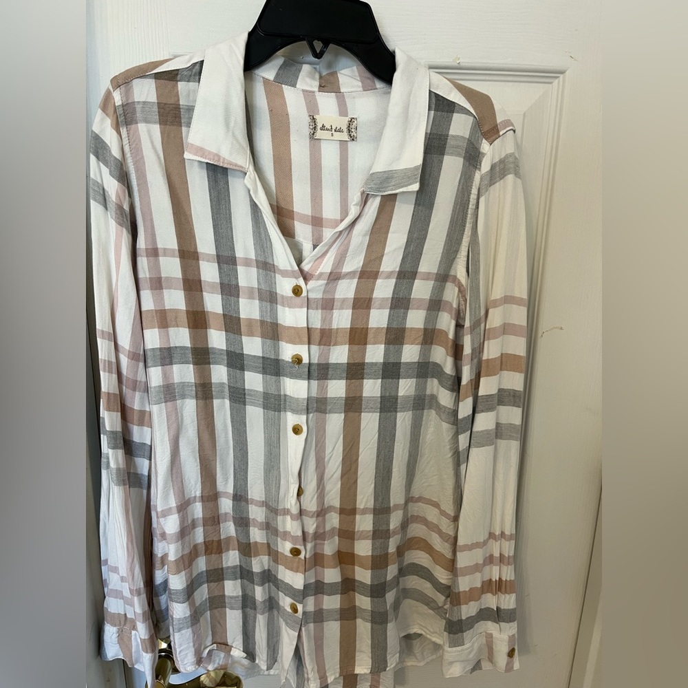 Women’s Button Down Top